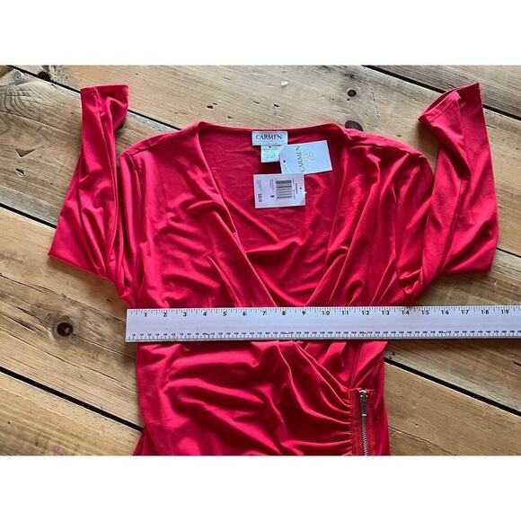NWT! Carmen Marc Valvo Red Savannah Top blouse. Zipper Detail. Size Medium - Picture 5 of 7